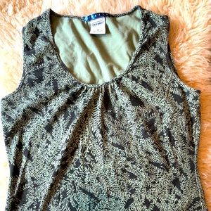 Old Navy sleeveless blouse top shirt leaf pattern